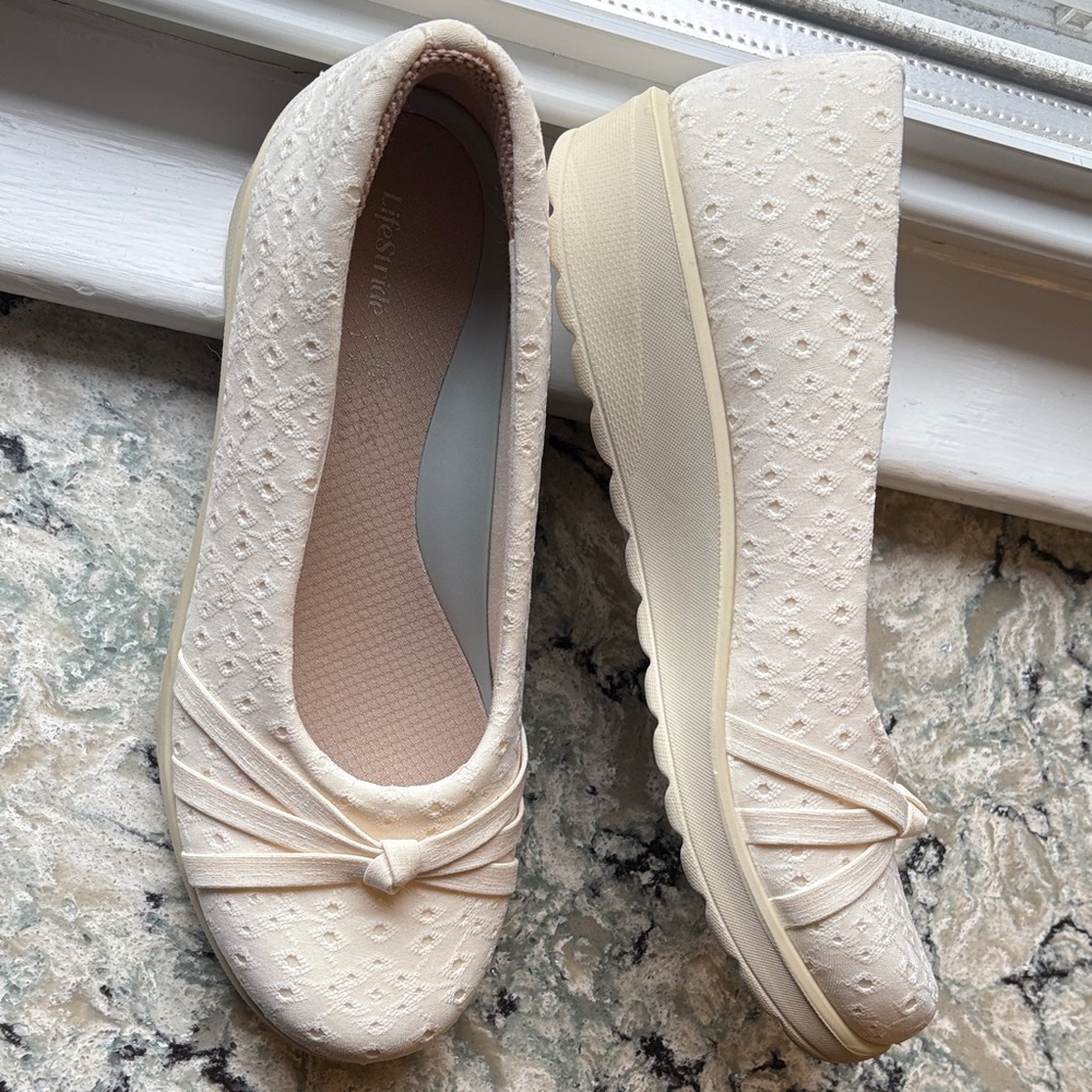 LifeStride Women's Gem 2 Washable Ballet Flat in Sugar Floral Dot Fabric 10 Wide